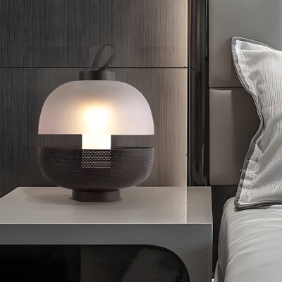 Halbrunde Eisengeflecht-Glasschirm-LED-Kreative postmoderne Tischlampe