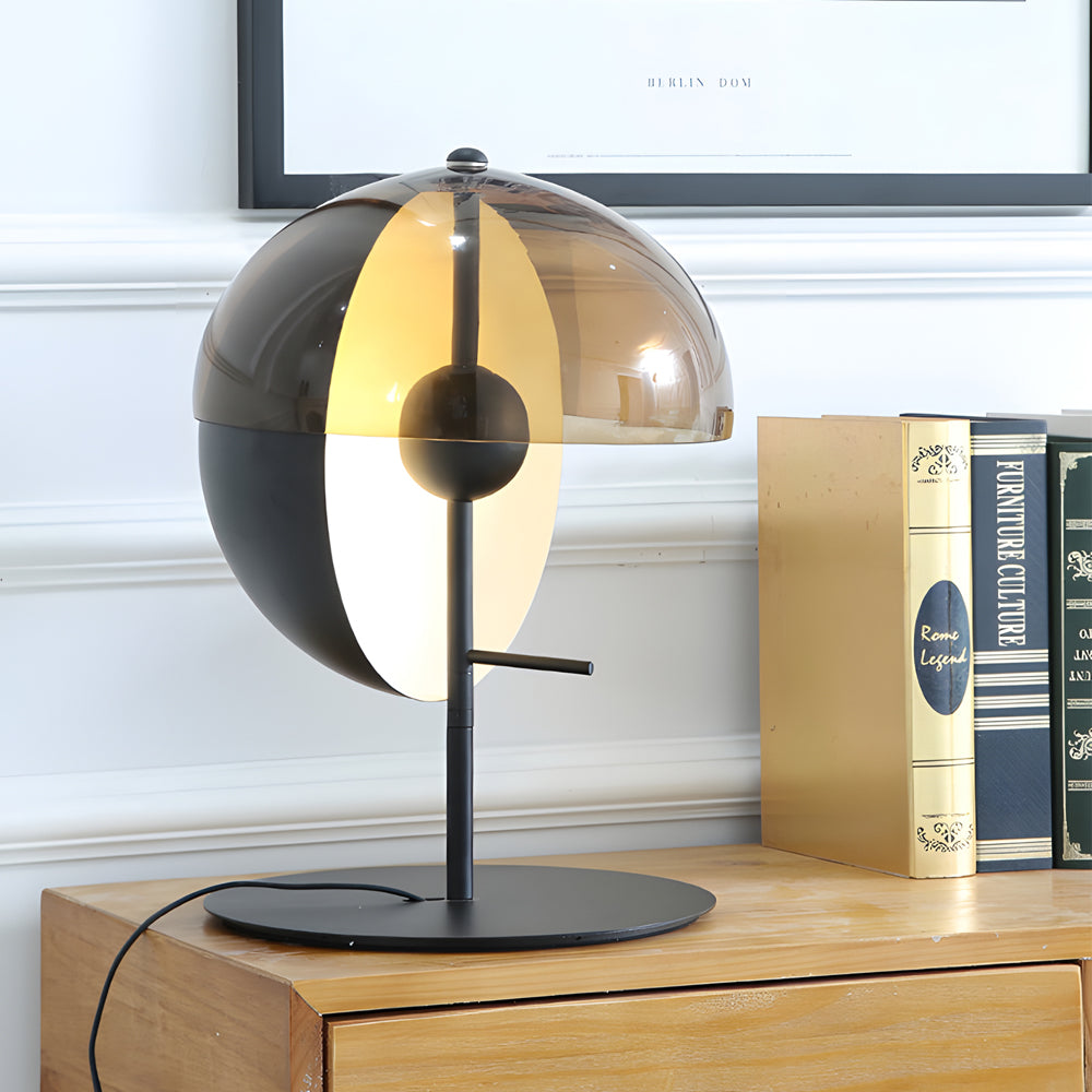 Lampe de table Theia avec demi-sphère verticale et abat-jour fumé horizontal