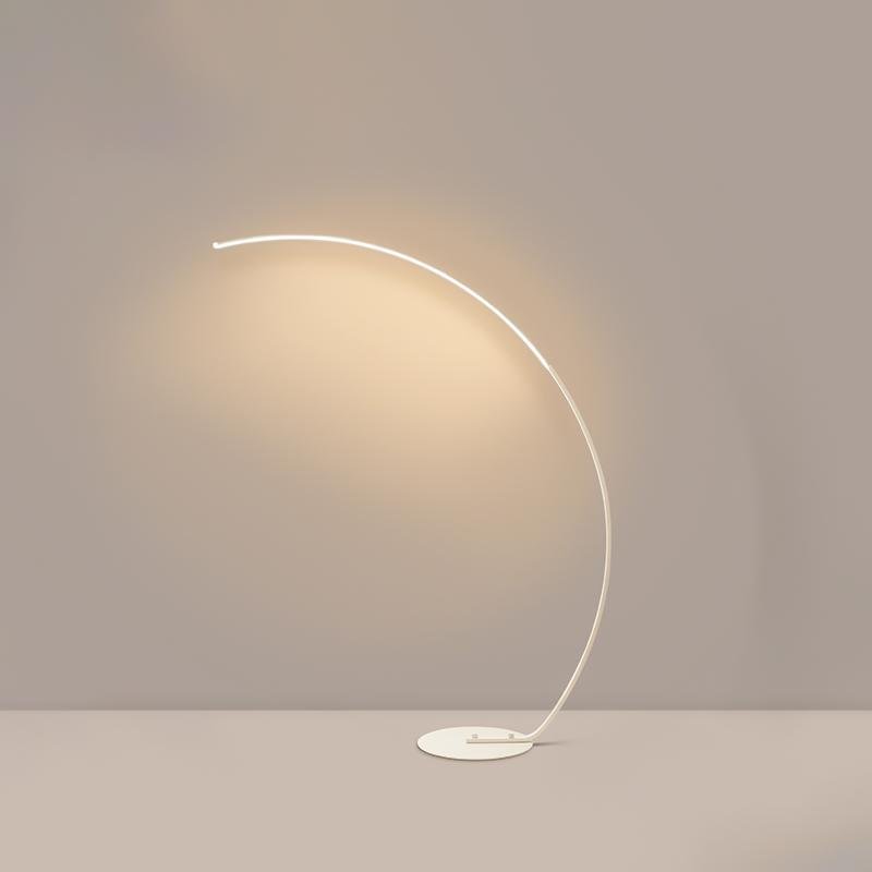 Moderne hohe schwarze Bogen-Stehlampe mit Fernbedienung