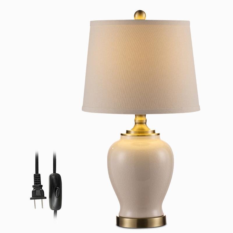 Petite lampe de table de chambre à coucher en céramique blanche de ferme