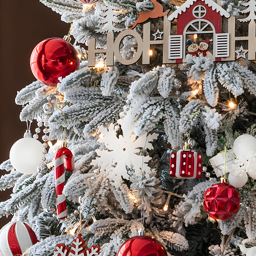 Simulation artificielle de chute de neige, décoration de noël, arbre avec guirlandes lumineuses