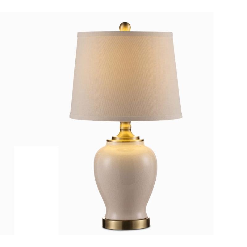 Petite lampe de table de chambre à coucher en céramique blanche de ferme