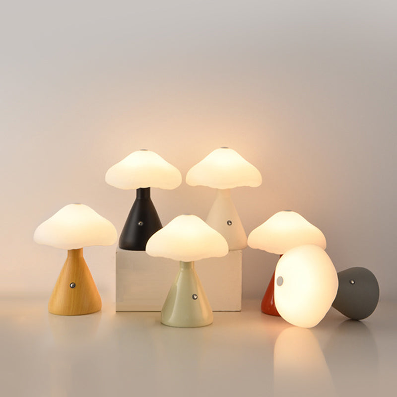 Niedliche Pilz-Touch-Control-dimmbare LED-USB-moderne Nachttischlampen