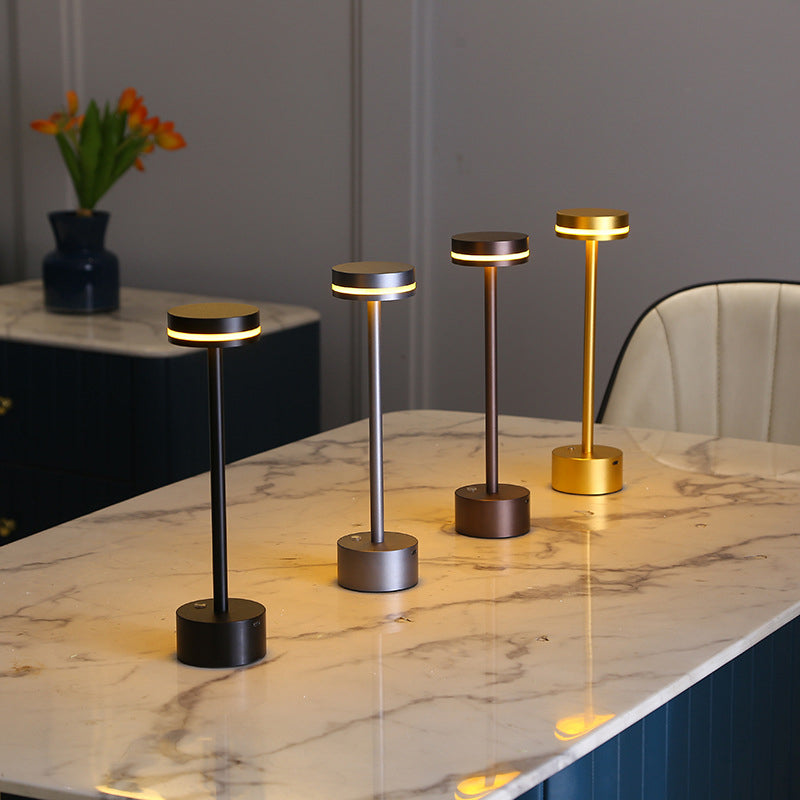 Lampe de table moderne rechargeable par USB à intensité variable en aluminium ronde à commande tactile