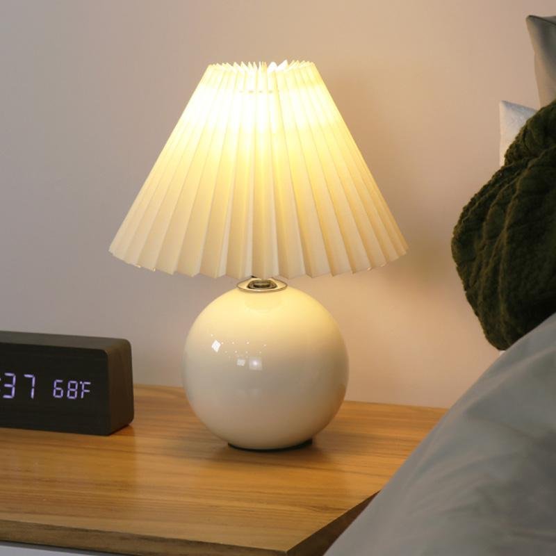 Kleine Empire-Keramik-Plugin-Nachtlicht-Tischlampen, schirmförmige Nachttischlampen, Schreibtischlampen