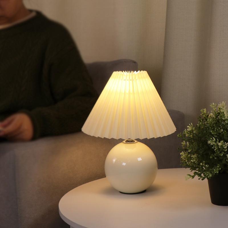 Kleine Empire-Keramik-Plugin-Nachtlicht-Tischlampen, schirmförmige Nachttischlampen, Schreibtischlampen