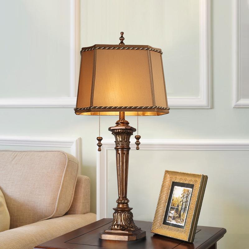 Lampe de table rustique en laiton de ferme