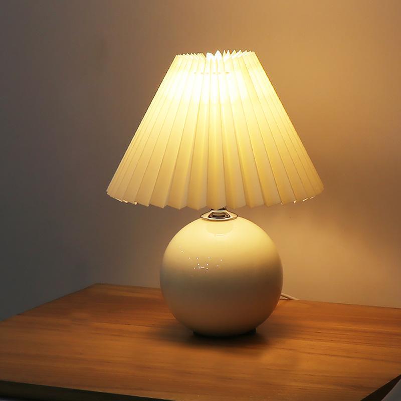Kleine Empire-Keramik-Plugin-Nachtlicht-Tischlampen, schirmförmige Nachttischlampen, Schreibtischlampen